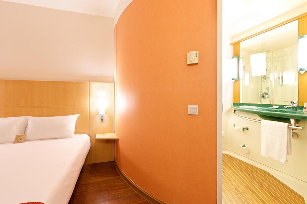 Hotel Ibis Shenyang Taiyuan Street Exterior foto