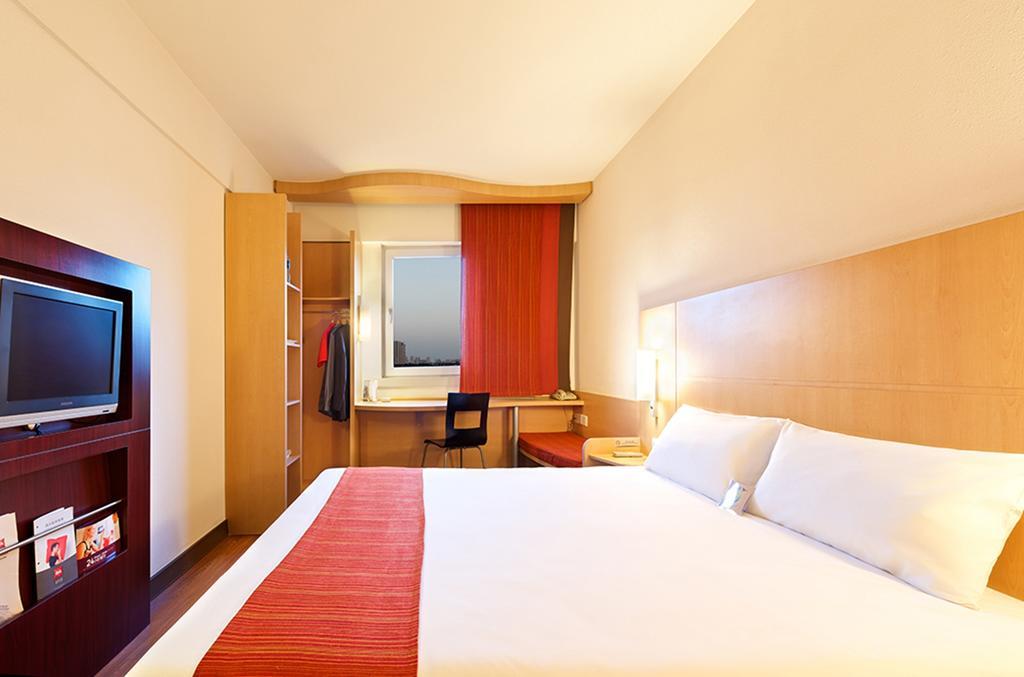 Hotel Ibis Shenyang Taiyuan Street Exterior foto