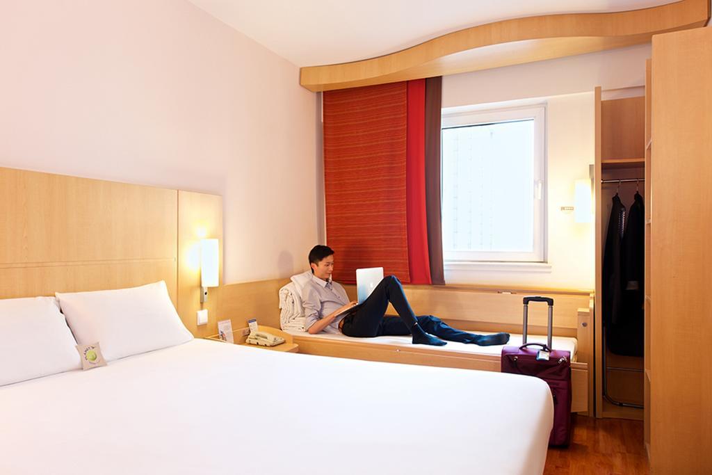 Hotel Ibis Shenyang Taiyuan Street Exterior foto